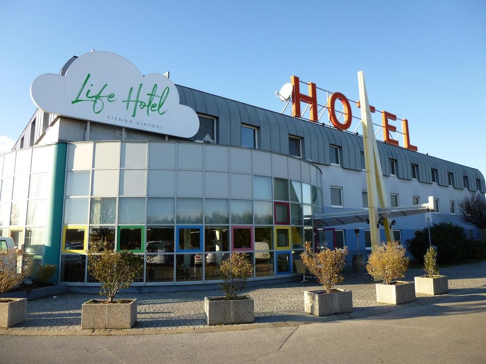 Lifehotel Vienna Airport Fischamend Exterior photo